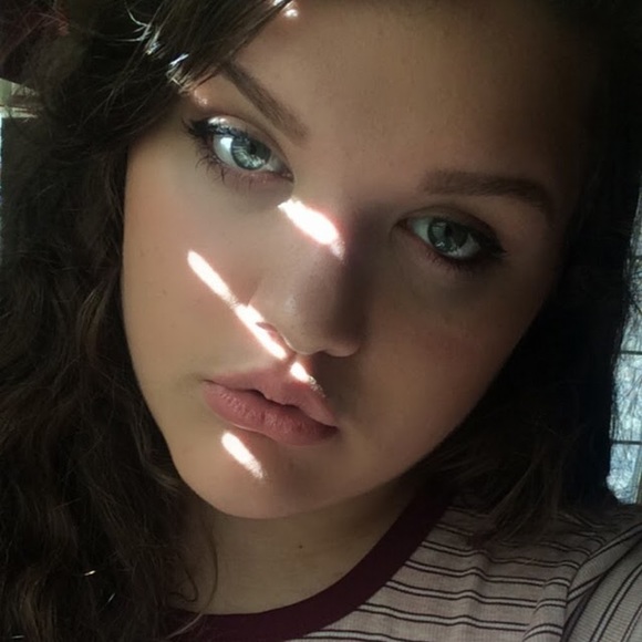 Meet your Posher, Erin - Picture 1 of 1